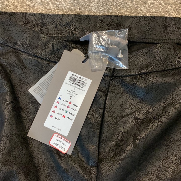 Vero Moda Distressed Faux Leather Leggings size S - Picture 3 of 3